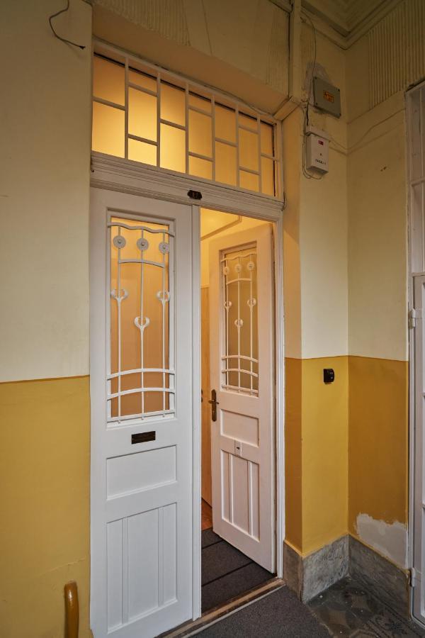Nanirol Apartment At Gellert Bath Budapešť Exteriér fotografie